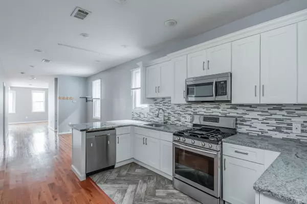 Bayonne, NJ 07002,164 AVENUE B  #2