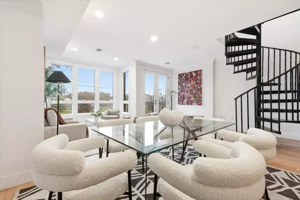 Jc Heights, NJ 07307,184 CENTRAL AVE  #3A