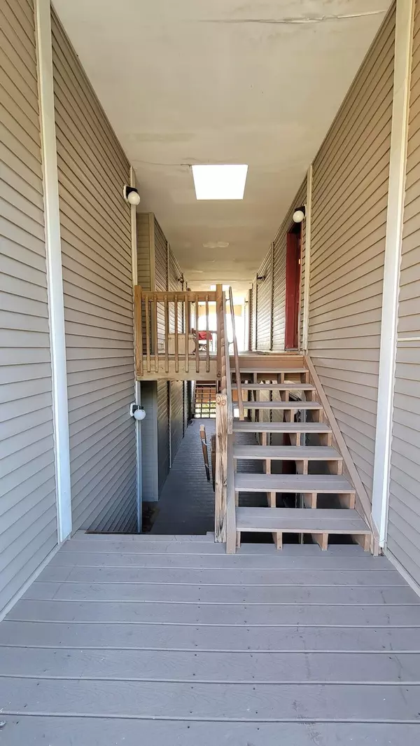 Edgewater, NJ 07024,780 RIVER RD #373