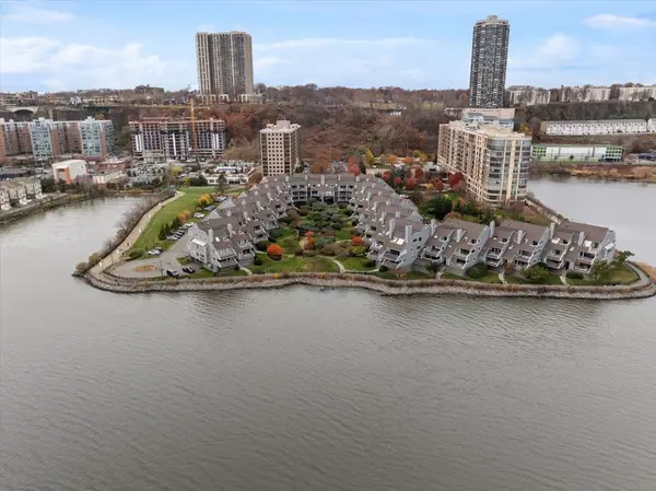 North Bergen, NJ 07047,9B COVE LANE