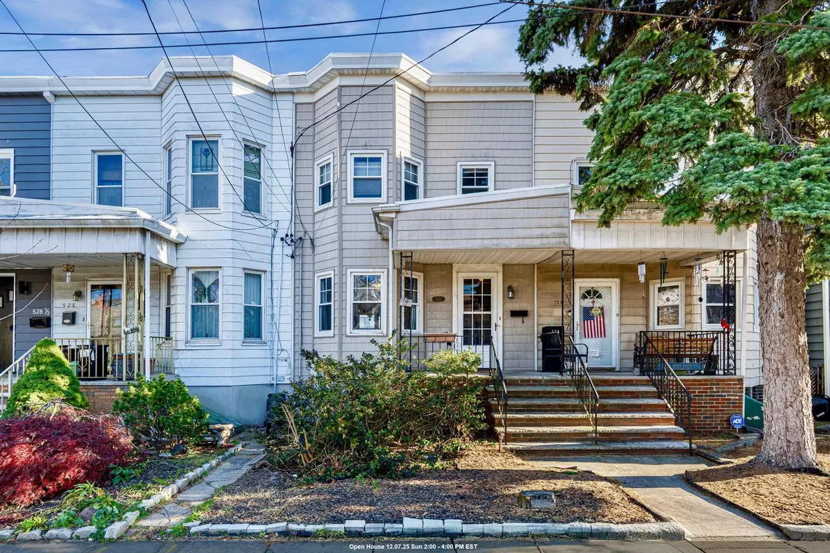 Bayonne, NJ 07002,526 AVENUE E