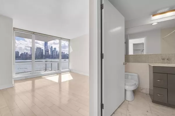 Jc Downtown, NJ 07302,2 2ND ST #703