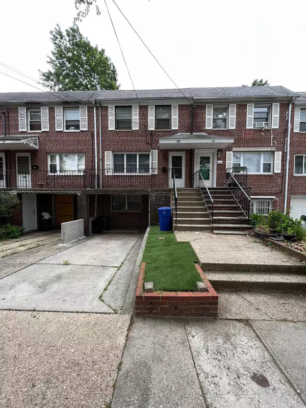 50 COLLEGE ST, Jc West Bergen, NJ 07305