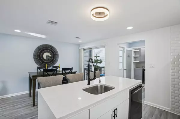 Bayonne, NJ 07002,53 COTTAGE ST