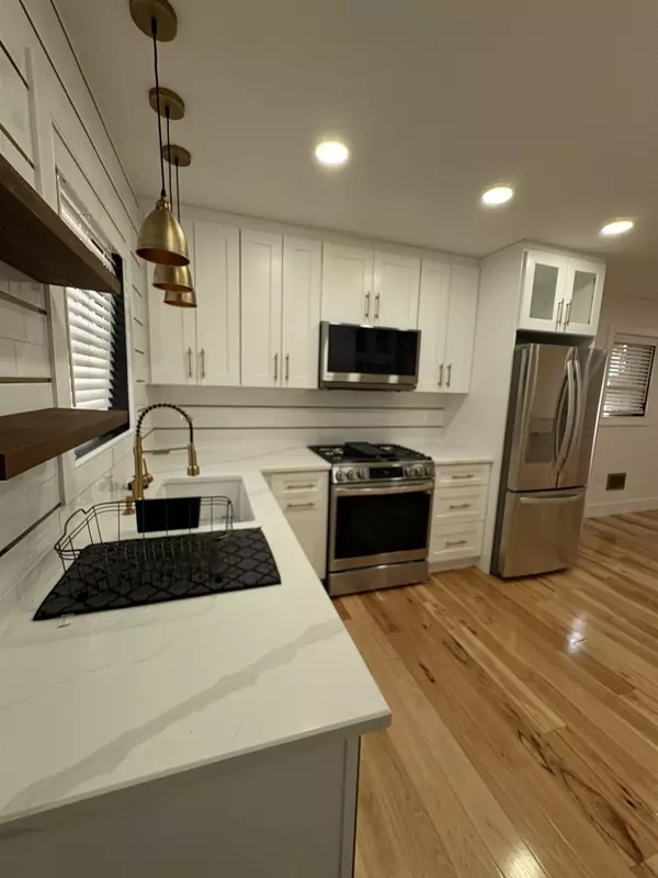 Hackensack, NJ 07601,17 ZABRISKIE ST #1705