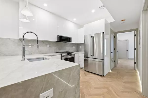 Jc Downtown, NJ 07302,392 1ST ST #1