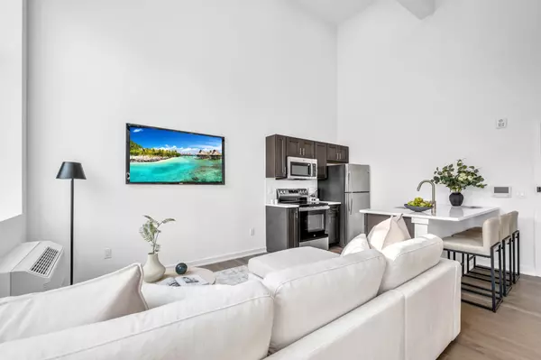 East Rutherford, NJ 07073,315 RAILROAD AVE #113