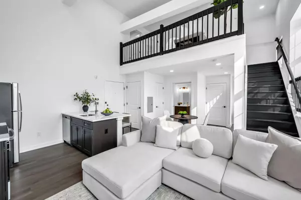 East Rutherford, NJ 07073,315 RAILROAD AVE #113