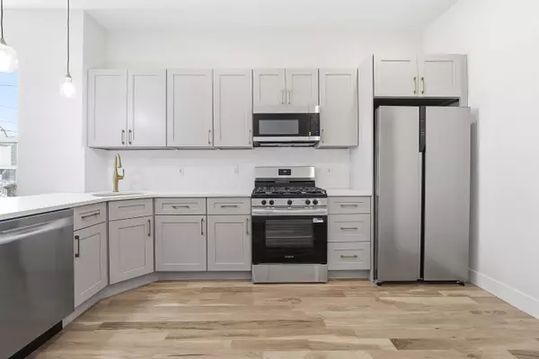 25 LEMBECK AVE #1, Jc Greenville, NJ 07305