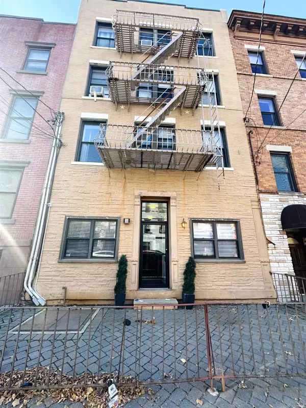 Hoboken, NJ 07030,422 BLOOMFIELD ST #1R