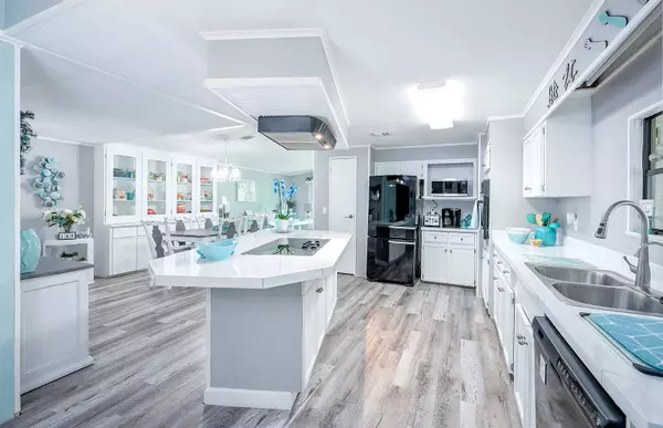 North Fort Myers, FL 33903,19341 Green Valley Court #24K