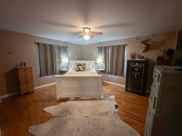 101 E B St, Allen, OK 74825