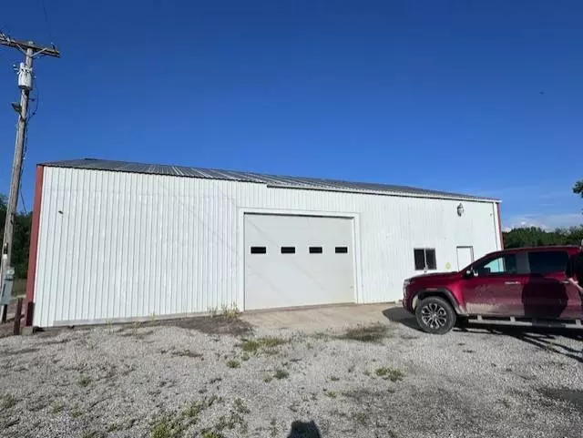 Altamont, MO 64620,27067 US Highway 69