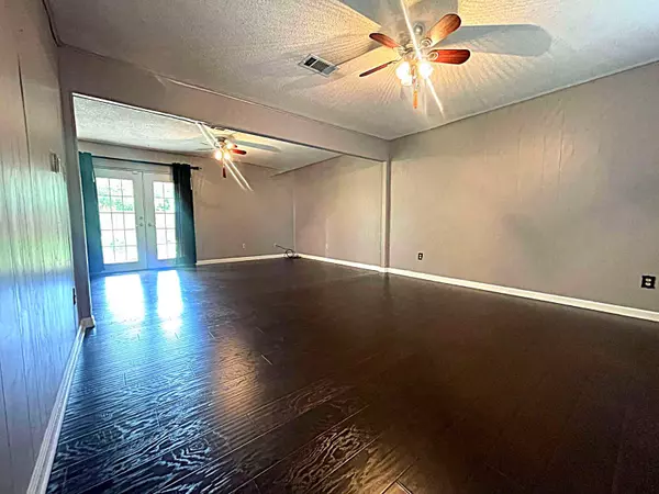 Alexandria, LA 71303,5808 Habeeb Dr