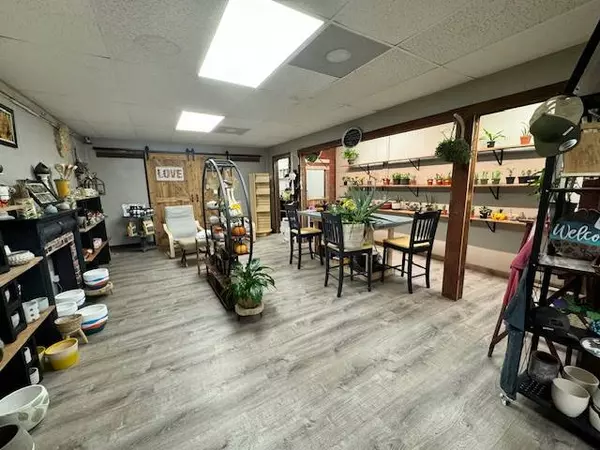 Cameron, MO 64429,217 & 219 East 3rd St