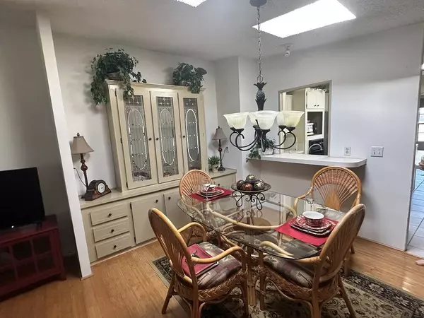 North Fort Myers, FL 33903,5218 Las Palmas Norte