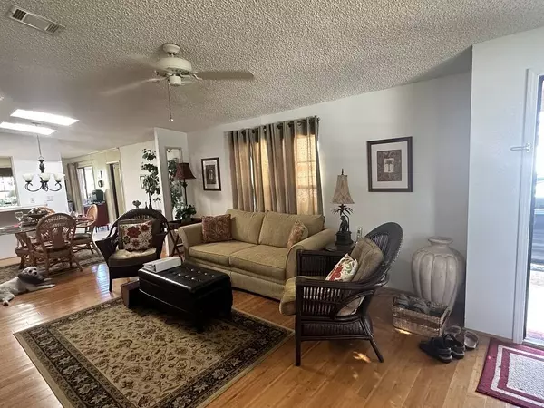 North Fort Myers, FL 33903,5218 Las Palmas Norte