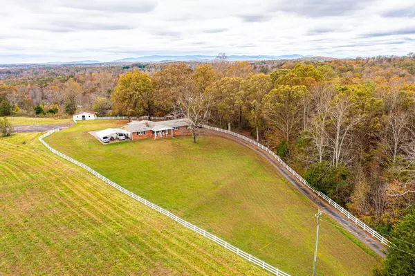 7431 George Hildebran Rd, Hickory, NC 28602