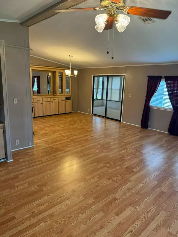 Plant City, FL 33565,227 Country Lane