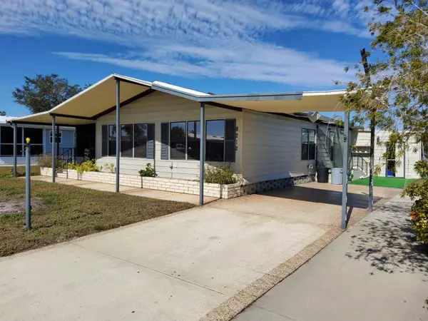 Ellenton, FL 34222,8212 Lakeshore Dr.