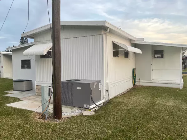 South Daytona, FL 32119,918 LAKEVIEW #350