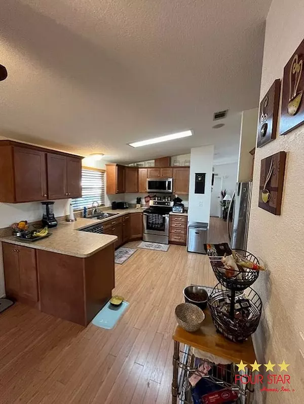 Orlando, FL 32826,2223 Pebble Beach Blvd #671