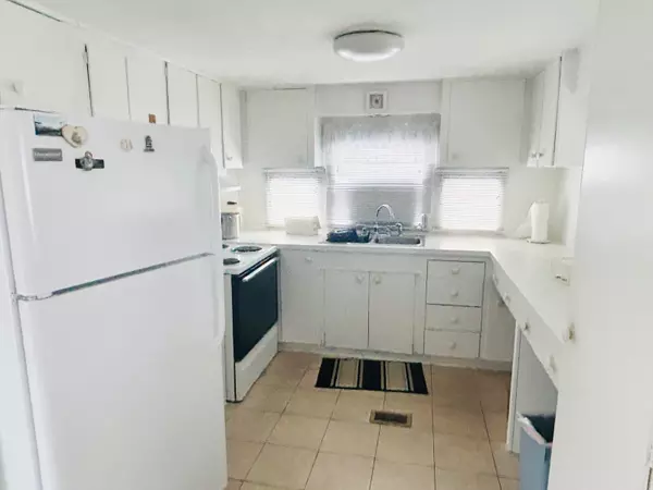 Bradenton, FL 34207,2016 Iowa Ave