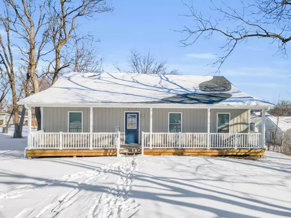 615 E 7th St, Cameron, MO 64429