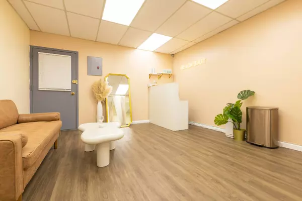 New York, NY 10013,210 Canal Street #510