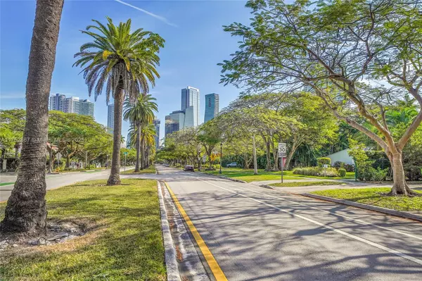 Miami, FL 33129,1915 S Miami Ave