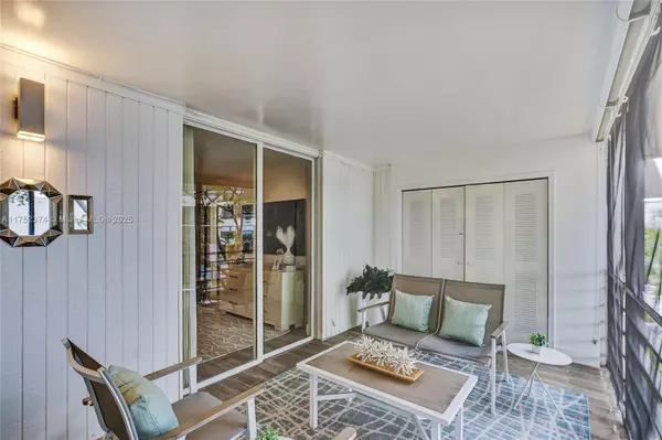 Aventura, FL 33180,20441 NE 30th Ave #320-9