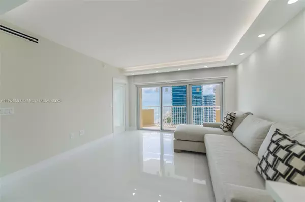 Hallandale Beach, FL 33009,1950 S Ocean Dr #20L