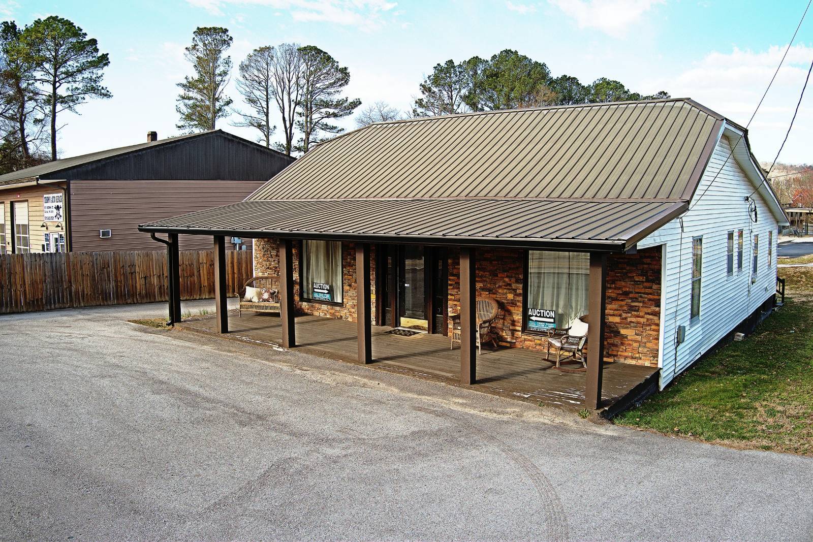 500 Brown St, Celina, TN 38551