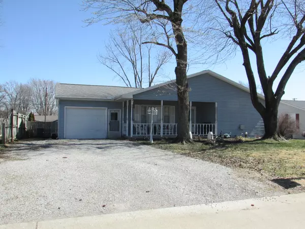 201 Fairview Dr., Carmi, IL 62821