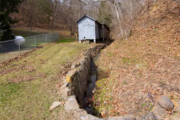 Alderson, WV 24910,126 Dark Hollow