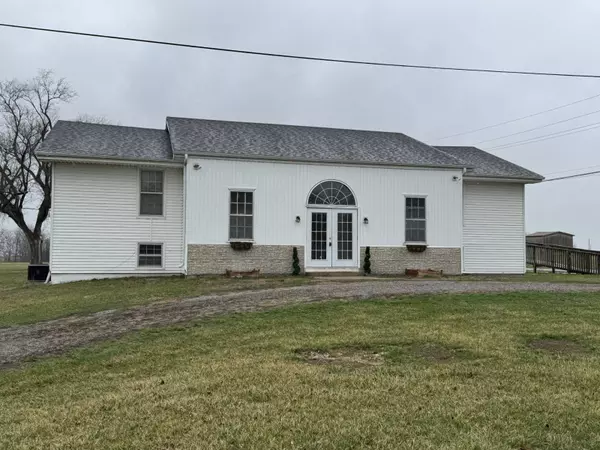 202 Lovers Ln, Cameron, MO 64429