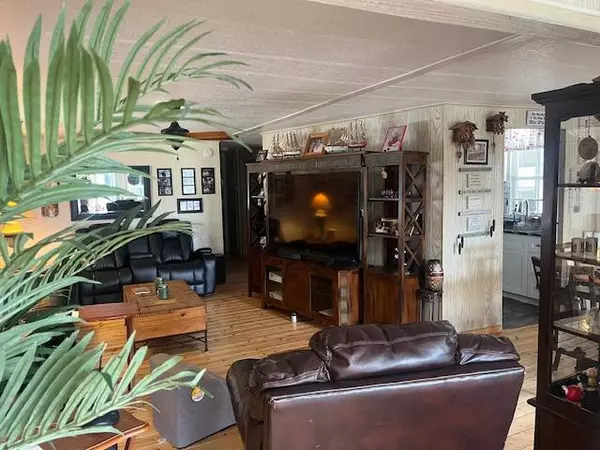 Hudson, FL 34667,7841 Parkway Blvd