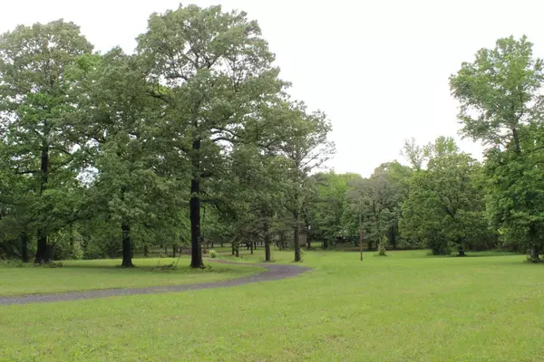 Broken Bow, OK 74728,511 Oak Hill Rd