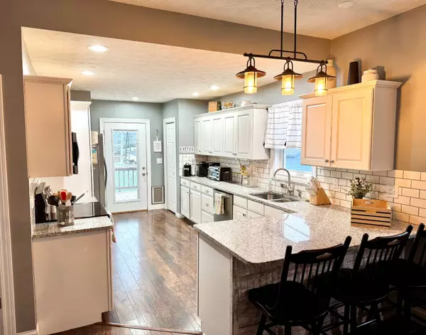 Jackson, OH 45640,15 N High St