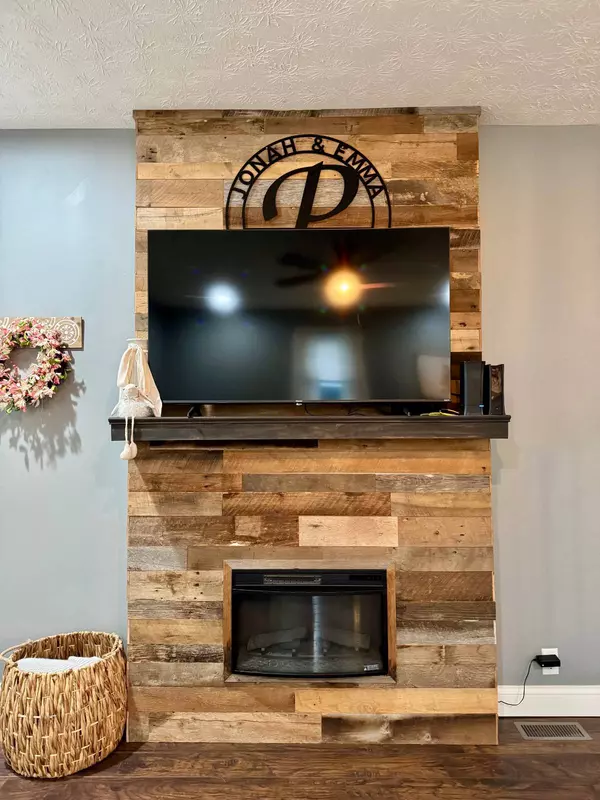 Jackson, OH 45640,15 N High St