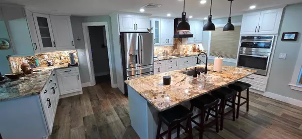 North Fort Myers, FL 33903,1299 Thompson