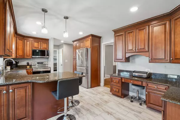 Clifton Park, NY 12065,5 Cherry Hills Court