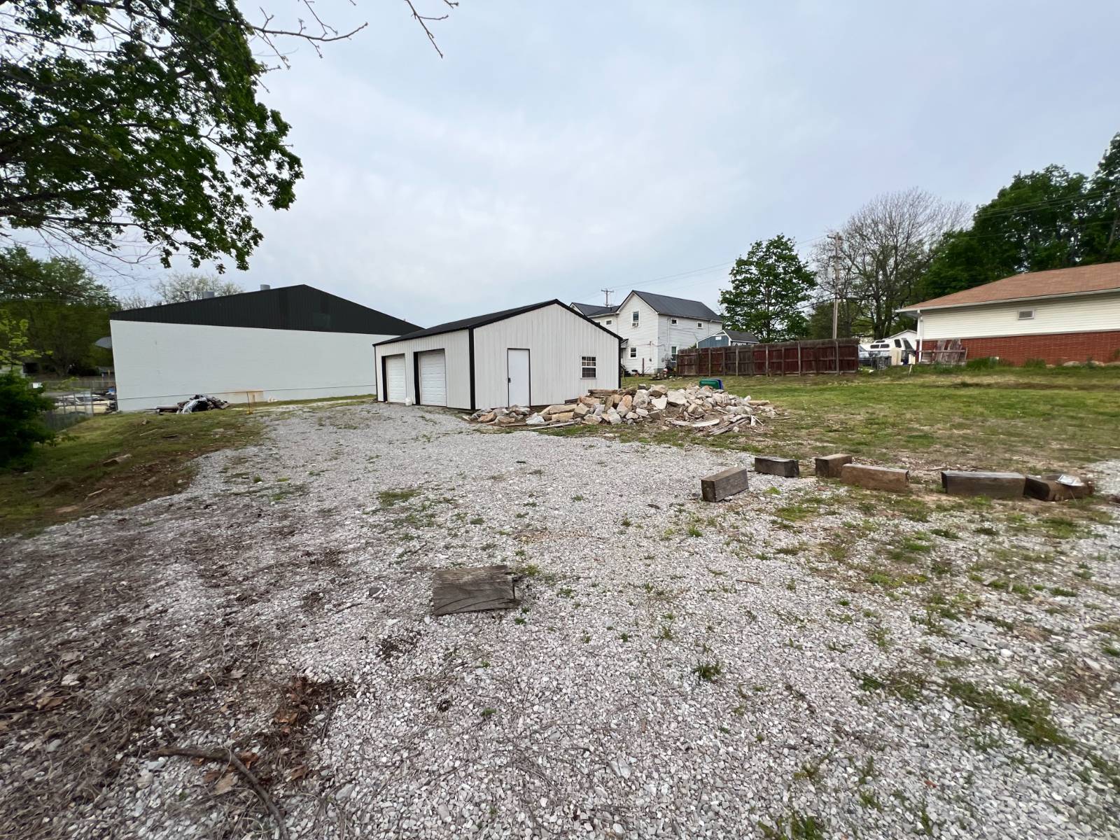 Franklin, KY 42134,341 W Cedar St