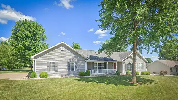 7 Quail Ridge Dr, Pittsfield, IL 62363