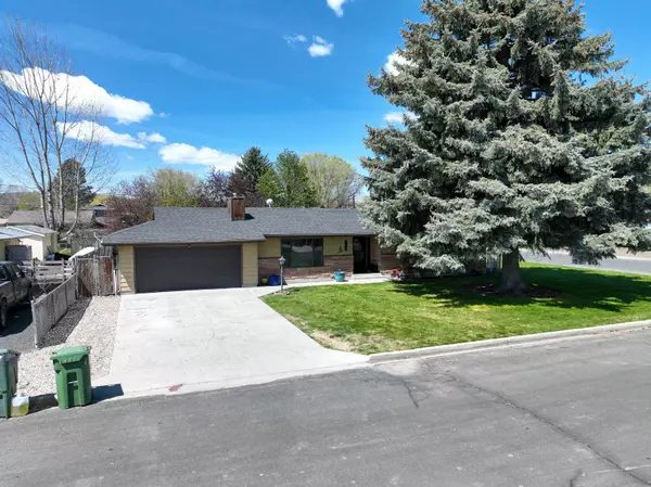 408 S Court Ave, Burns, OR 97720