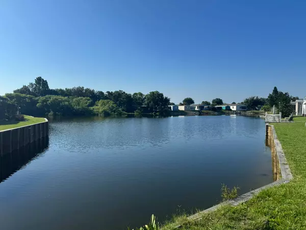 Plant City, FL 33565,400 Hummingbird Place