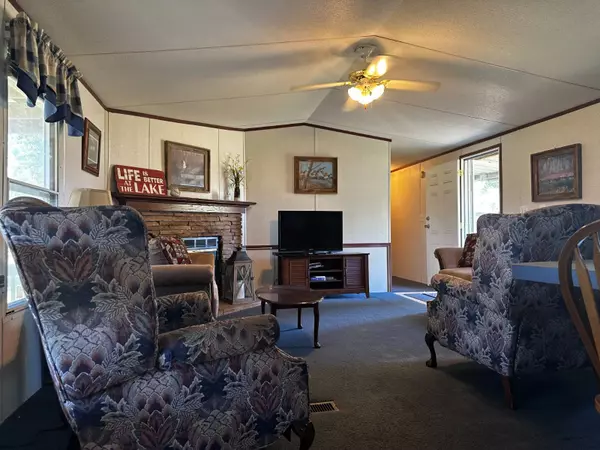 Many, LA 71486,245 Vivi Lane