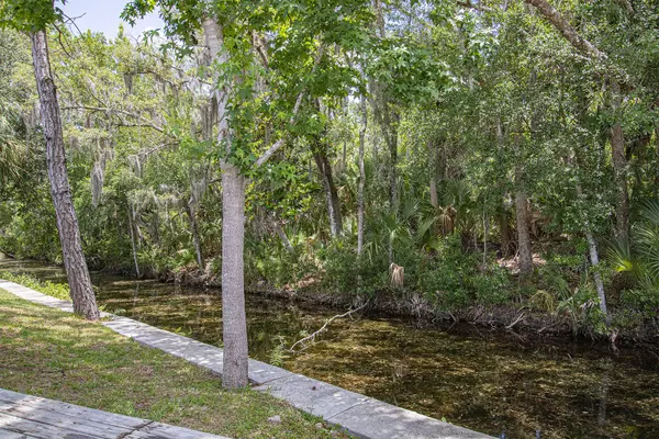 Homosassa, FL 34448,8975 W Halls River Road #157