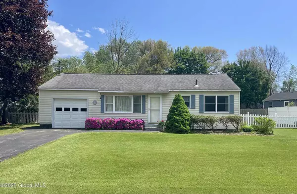 41 Amelia Drive, Colonie, NY 12309