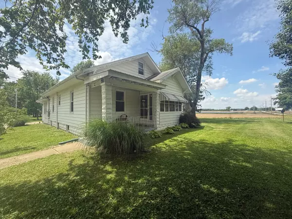 3695 E IL 250, Olney, IL 62450